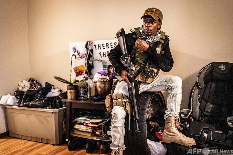 武器を手に黒人社会守る自警団「自由の戦士」 米ミネアポリス