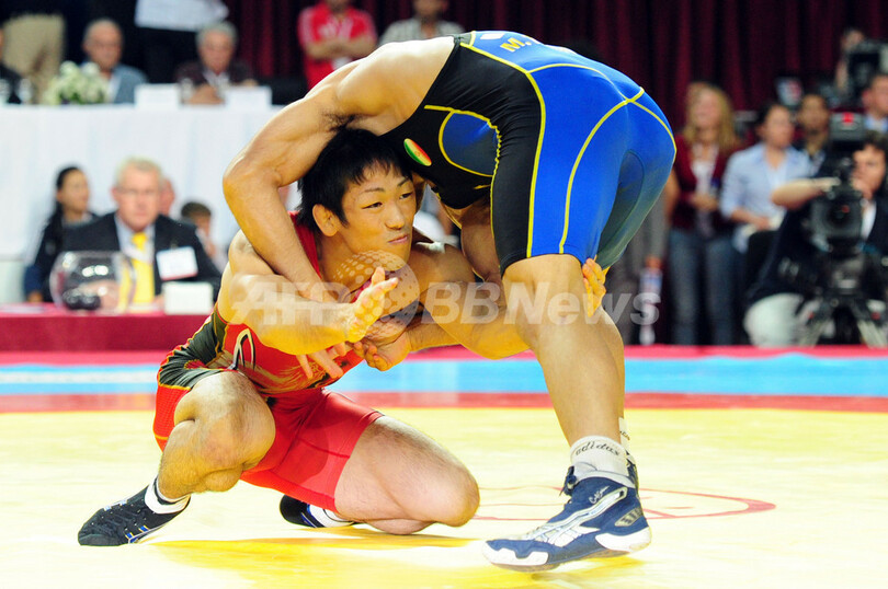 米満が男子フリースタイル66キロ級で銀メダル、レスリング世界選手権