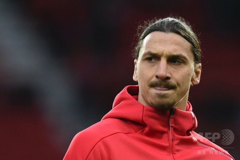 イブラが右ひざ負傷で今季終了か、マンUはELベスト4進出も大きな代償