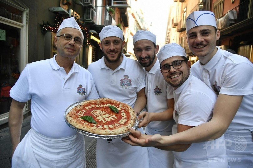 ナポリの街はお祝いムード ピザ職人技が無形文化遺産に イタリア 写真14枚 国際ニュース Afpbb News