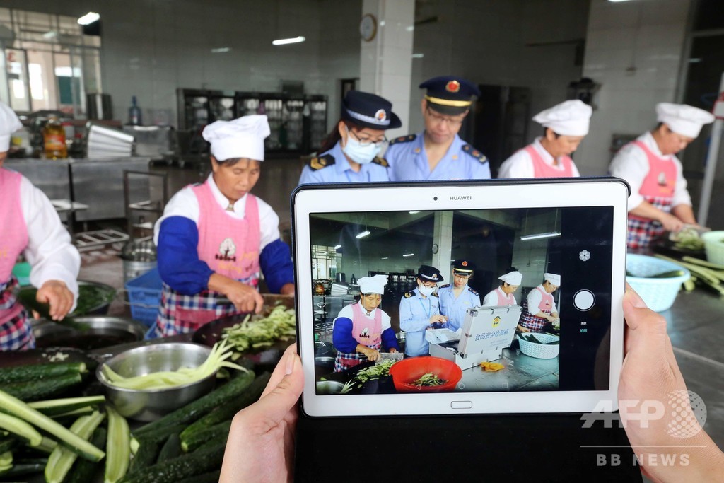 中国・成都の小学校、給食に変質した食品を提供か 8人が取り調べ 中国・成都の小学校、給食に変質した食品を提供か 8人が取り調べ