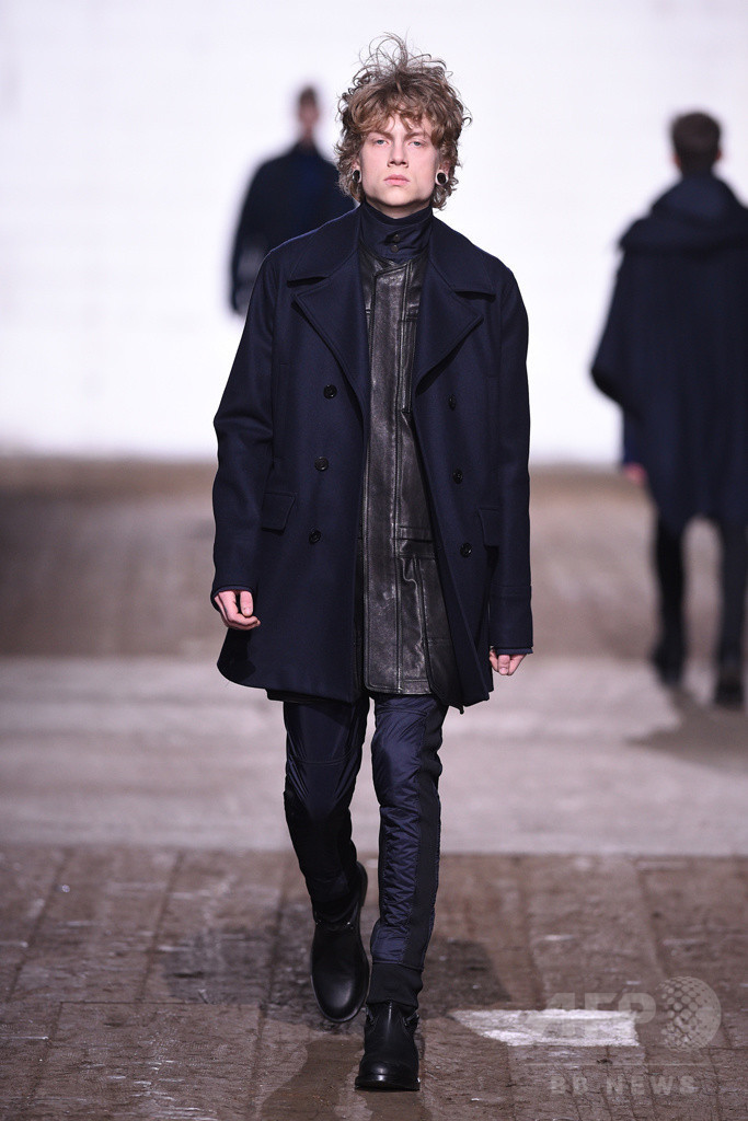 「ディーゼル ブラック ゴールド」バイク・メッセンジャーにインスパイアされた16年秋冬メンズコレクション