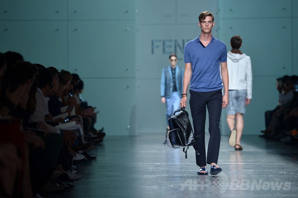ファーとデニムの組み合わせで新提案、「フェンディ」15年春夏メンズ