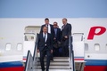 北朝鮮の平壌国際空港に到着したロシアのセルゲイ・ラブロフ外相（2018年5月31日撮影）。(c)AFP PHOTO / KIM Won-Jin