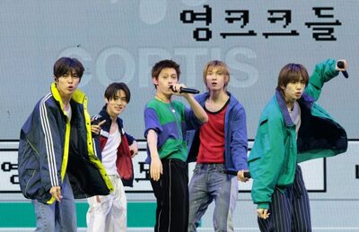 「同じ曲を最大5回繰り返す」「公演時間も2時間未満」…韓流人気グループ、初の単独公演にファンの不満続出