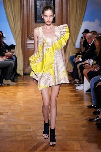 「ヴィクター＆ロルフ」、プレタポルテ撤退を発表