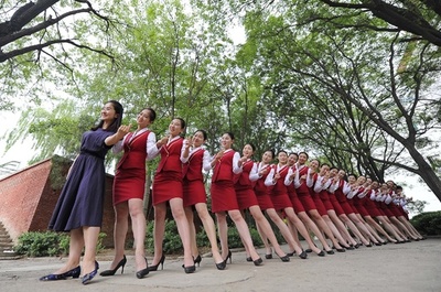 「CAの卵」卒業写真で母校とお別れ