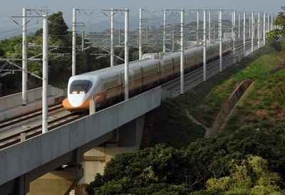時速300キロで走行中に運転士が居眠り、台湾新幹線