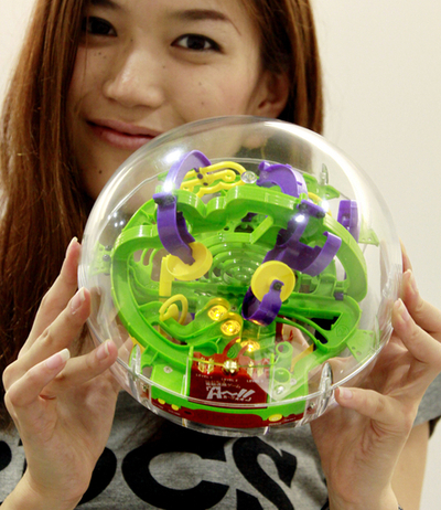 究極の立体迷路ゲーム、タカラトミーの「A～！！」