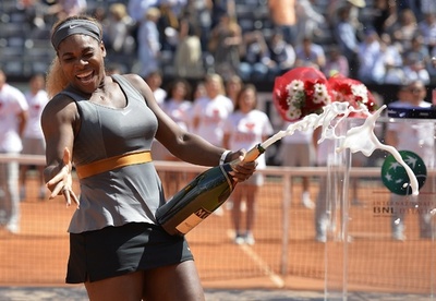 セレーナ、エラーニを寄せ付けず連覇達成 イタリア国際