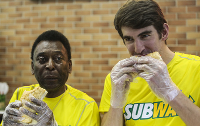 ペレ氏とフェルプス氏、ブラジルの子供たちに健康な生活を奨励