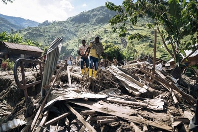 コンゴで大規模土石流、394人犠牲に