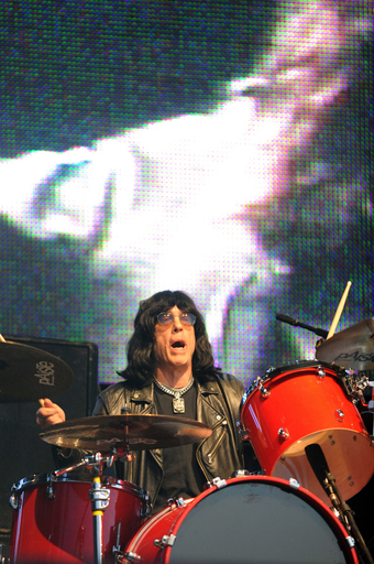 マーキー・ラモーン、ウルグアイでパフォーマンスを披露