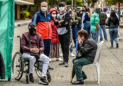 コロンビア、新型コロナ感染者100万人超す 死者は3万人に