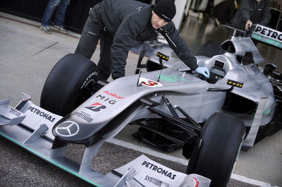 メルセデスGPが新車「MGP W01」を発表