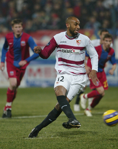 ＜サッカー UEFA杯＞セビージャ ステアウア・ブカレストに勝利し16強進出に前進 - ルーマニア