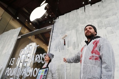 アップルの店舗にペイント、租税回避に抗議 仏パリ