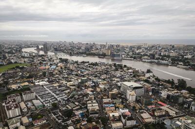 ナイジェリア、中国人詐欺師60人を強制送還