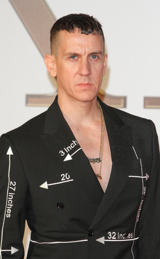 デザイナーのJ・スコット、「ショー後の顔出しは苦痛」