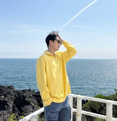 アン・ボヒョン、熱愛認めてから初のSNS更新