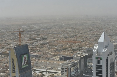 サウジ軍、イエメン反体制派のミサイル7発迎撃 3人死傷