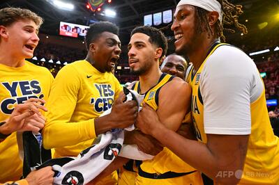 ペイサーズがニックスに劇的逆転勝ち 東決勝の初戦制す