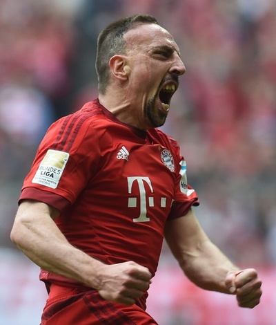 バイエルンが4連覇に前進、リベリの豪快なバイシクルが決勝点