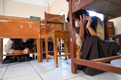 インドネシアで地震・津波避難訓練 スマトラ島沖地震から18年