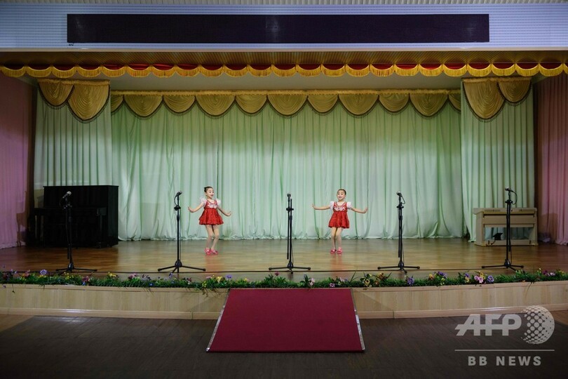 幼稚園から教え込まれる個人崇拝、園児が歌う指導者賛歌 北朝鮮