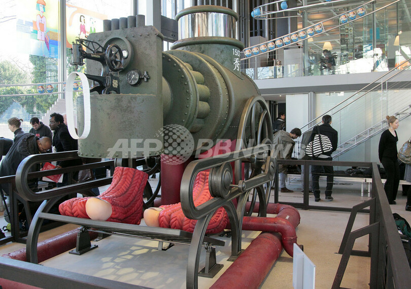 北野武が仏芸術文化勲章を受章、カルティエ現代美術財団で展覧会