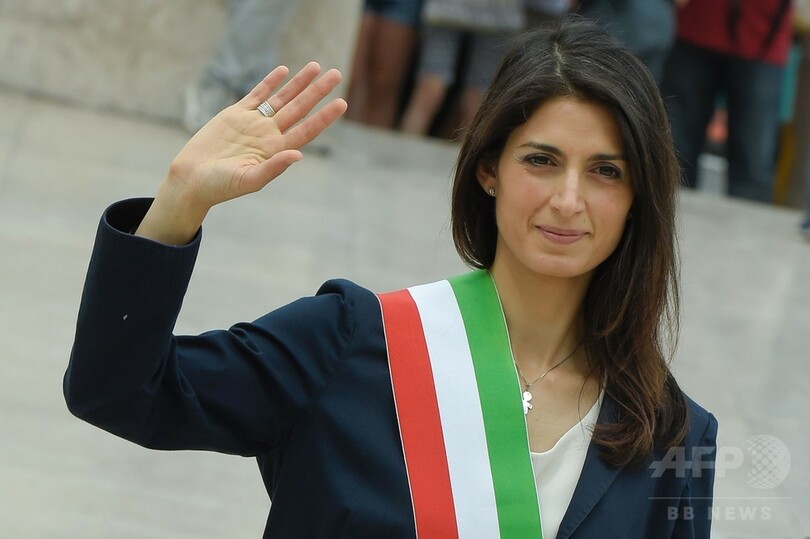 ローマ初の女性市長が就任 イタリア 写真10枚 国際ニュース Afpbb News