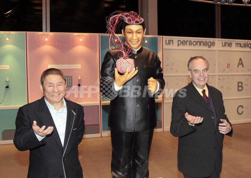 北野武が仏芸術文化勲章を受章、カルティエ現代美術財団で展覧会