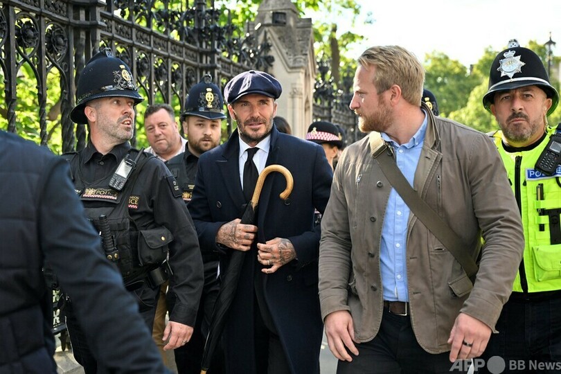 ベッカム氏も行列に 英女王弔問、午前2時から並ぶ