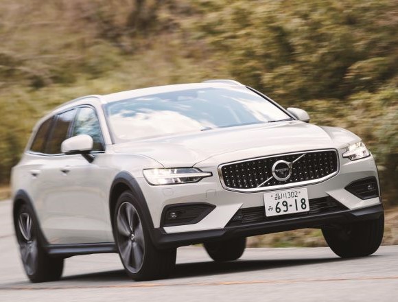 優しく、心強い相棒。「VOLVO V60 CROSS COUNTRY」に試乗する。 優しく、心強い相棒。「VOLVO V60 CROSS COUNTRY」に試乗する。