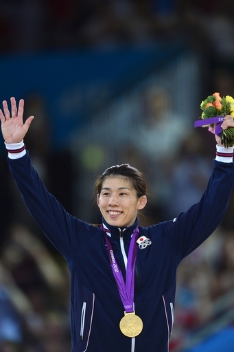 吉田沙保里、3大会連続で金メダル獲得 写真10枚 国際ニュース：AFPBB News