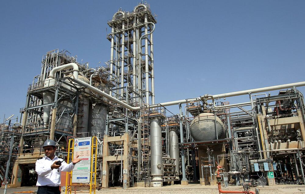 イラン石油化学施設に攻撃、5人死亡 当局者発表