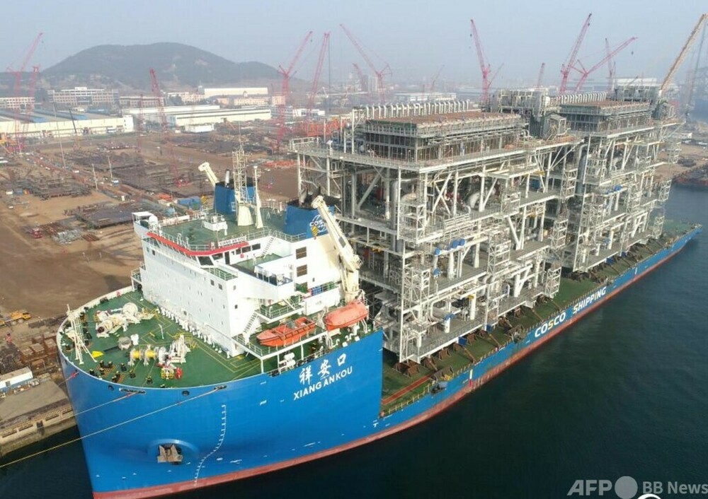 世界初の一体化建造LNGモジュール化プラント引き渡し 中国山東省 写真1