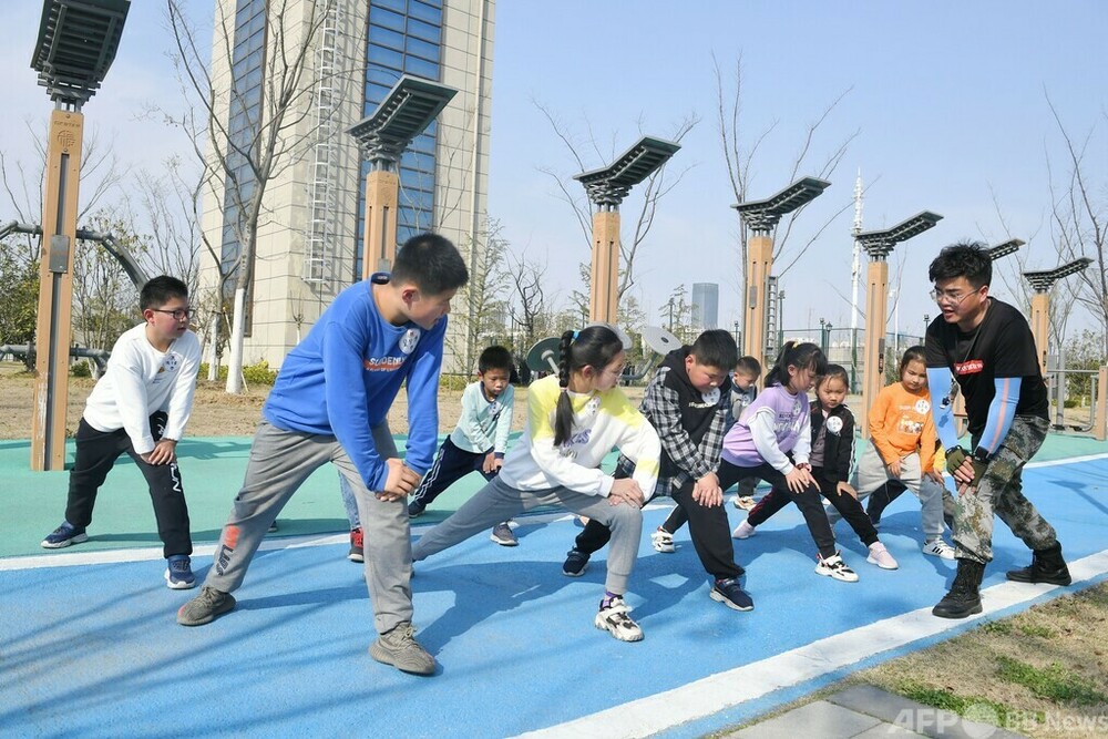 塾禁止令」の中国で子どものスポーツ教室増加 「新たな受験戦争」の