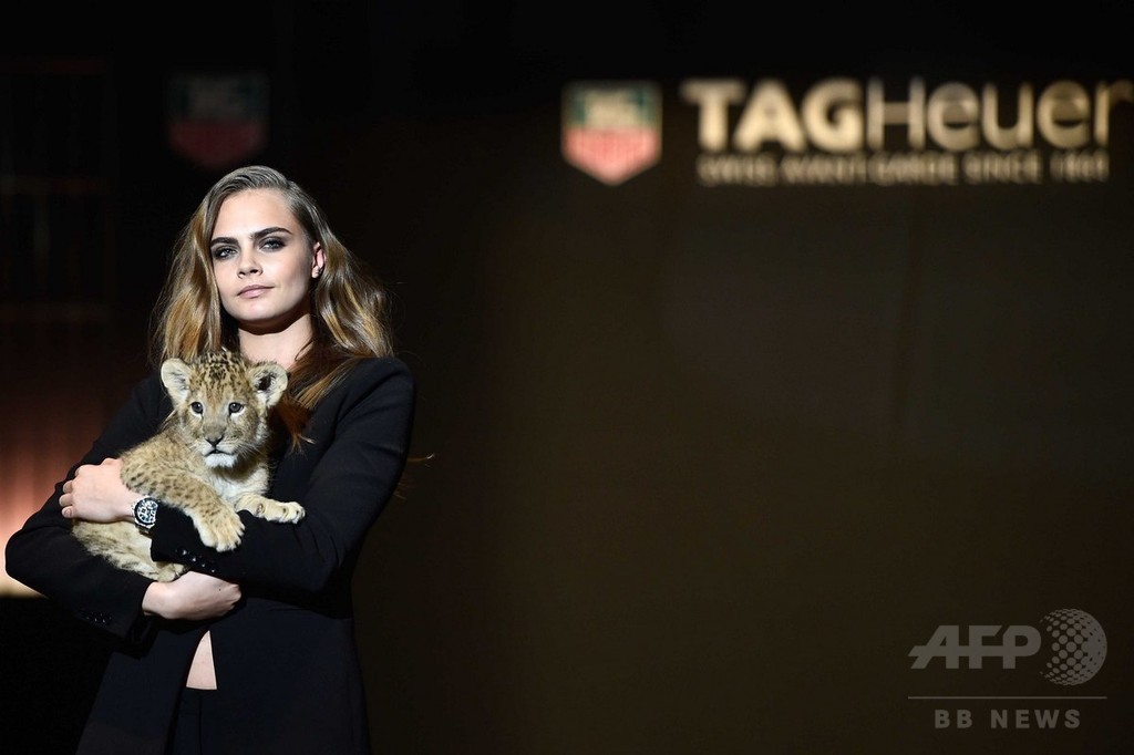 カーラ・デルヴィーニュ、「タグ・ホイヤー」のブランド・アンバサダーに