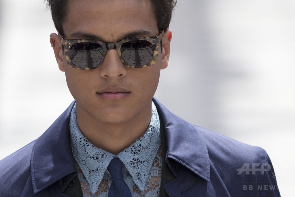 「バーバリー プローサム」16年春夏メンズ