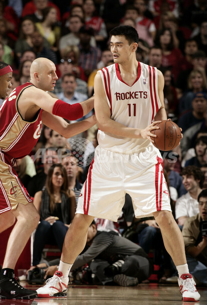 ロケッツ 姚明の活躍でキャブスに勝利 写真30枚 ファッション