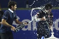 男子テニス、バルセロナ・オープン、シングルス決勝。シャンパンファイトで優勝を喜ぶ錦織圭（2015年4月26日撮影）。(c)AFP/JOSEP LAGO