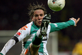 写真は、ボールをトラップするブレーメンのクレメンス・フリッツ（%%Clemens Fritz%%）。(c)AFP/DAVID HECKER