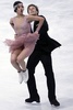 フィギュアスケート・グランプリ（GP）シリーズ第5戦、エリック ・ボンパール杯（Trophee Eric Bompard 2013）アイスダンス・ショートダンス（SD）。演技に臨むエレーナ・イリニフ（Elena Ilinykh）/ ニキータ・カツァラポフ（Nikita Katsalapov）組（2013年11月15日撮影）。(c)AFP/KENZO TRIBOUILLARD