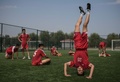 北朝鮮のサッカーアカデミー、平壌国際蹴球学校で練習に臨むU-14の生徒（2016年9月22日撮影）。(c)AFP/Ed Jones