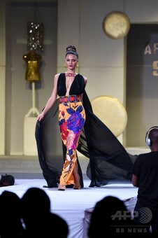 コートジボワールでファッションショー、地元デザイナーらが新作 写真