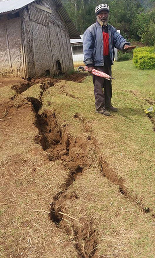 パプアニューギニア地震、被害状況の確認が難航