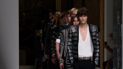 動画：パリジャンスタイルを提案「バルマン」18年春夏メンズ