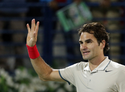 フェデラーがジョコビッチとの準決勝に進出、ドバイ・テニス選手権