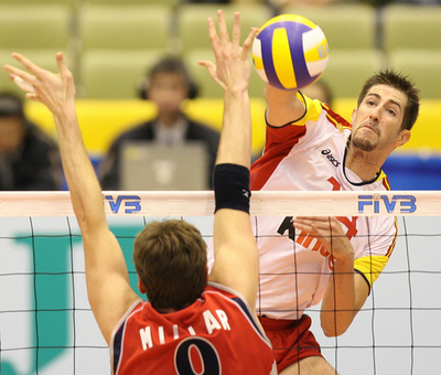 スペイン 米国を降し大会初勝利